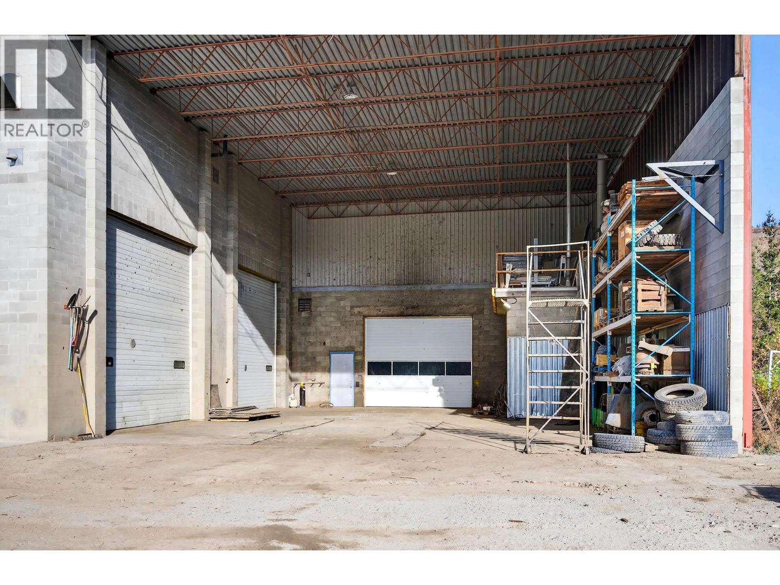  2015 W Trans Canada Highway, Kamloops