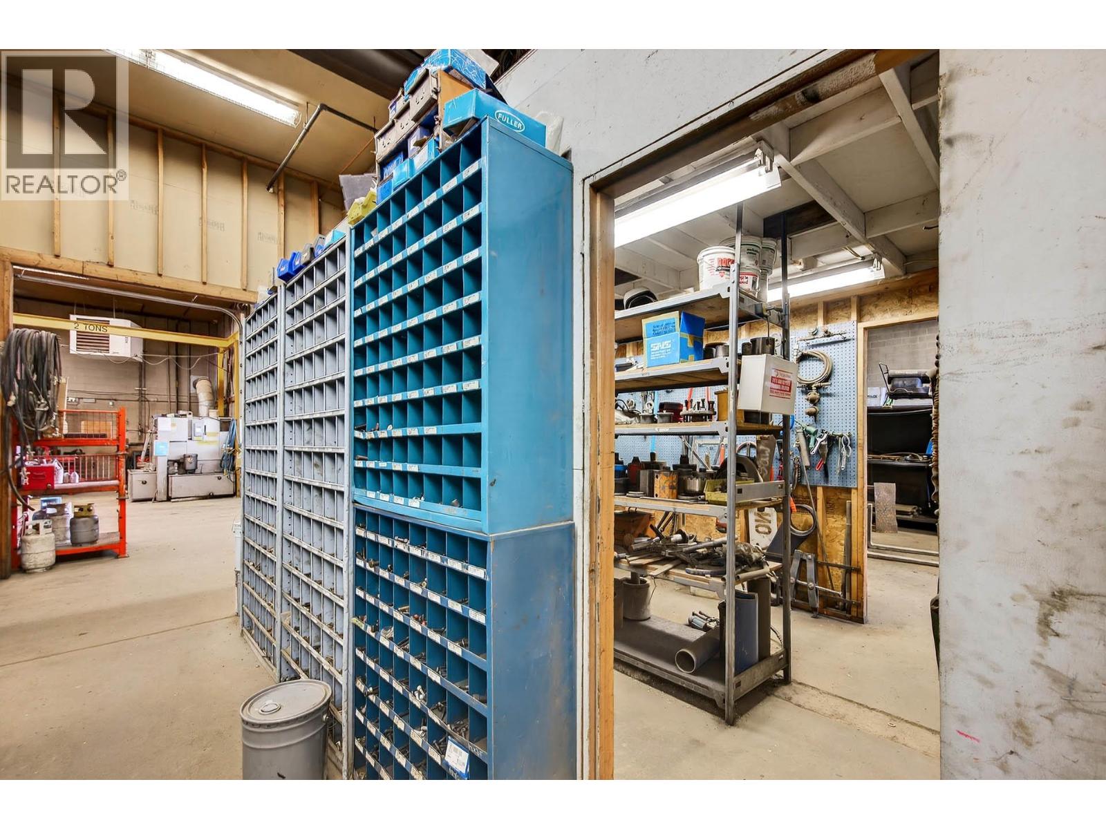  2015 W Trans Canada Highway, Kamloops