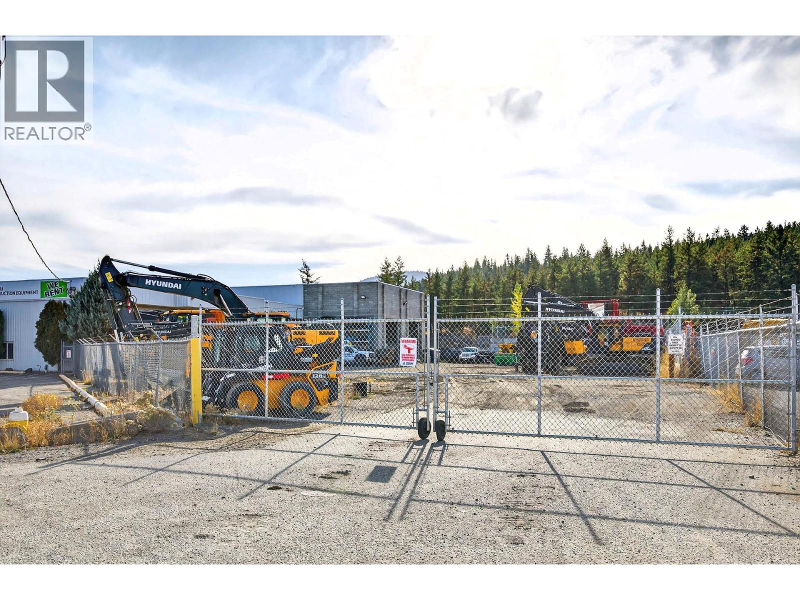  2015 W Trans Canada Highway, Kamloops