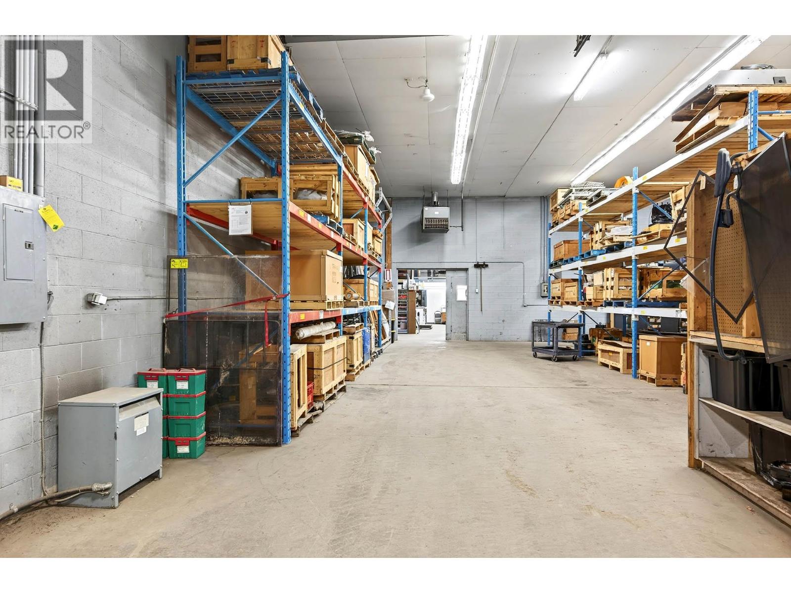  2015 W Trans Canada Highway, Kamloops