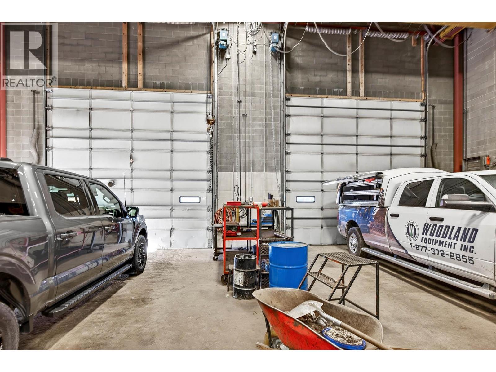  2015 W Trans Canada Highway, Kamloops