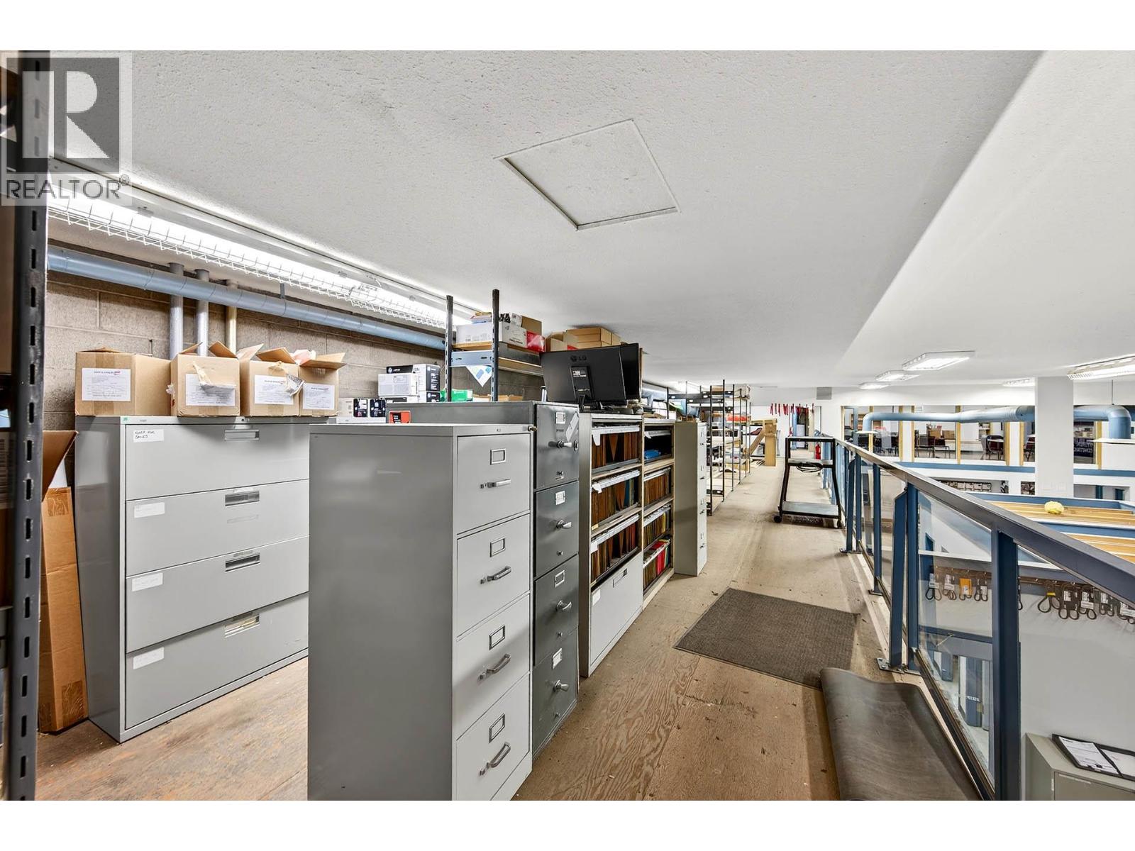  2015 W Trans Canada Highway, Kamloops