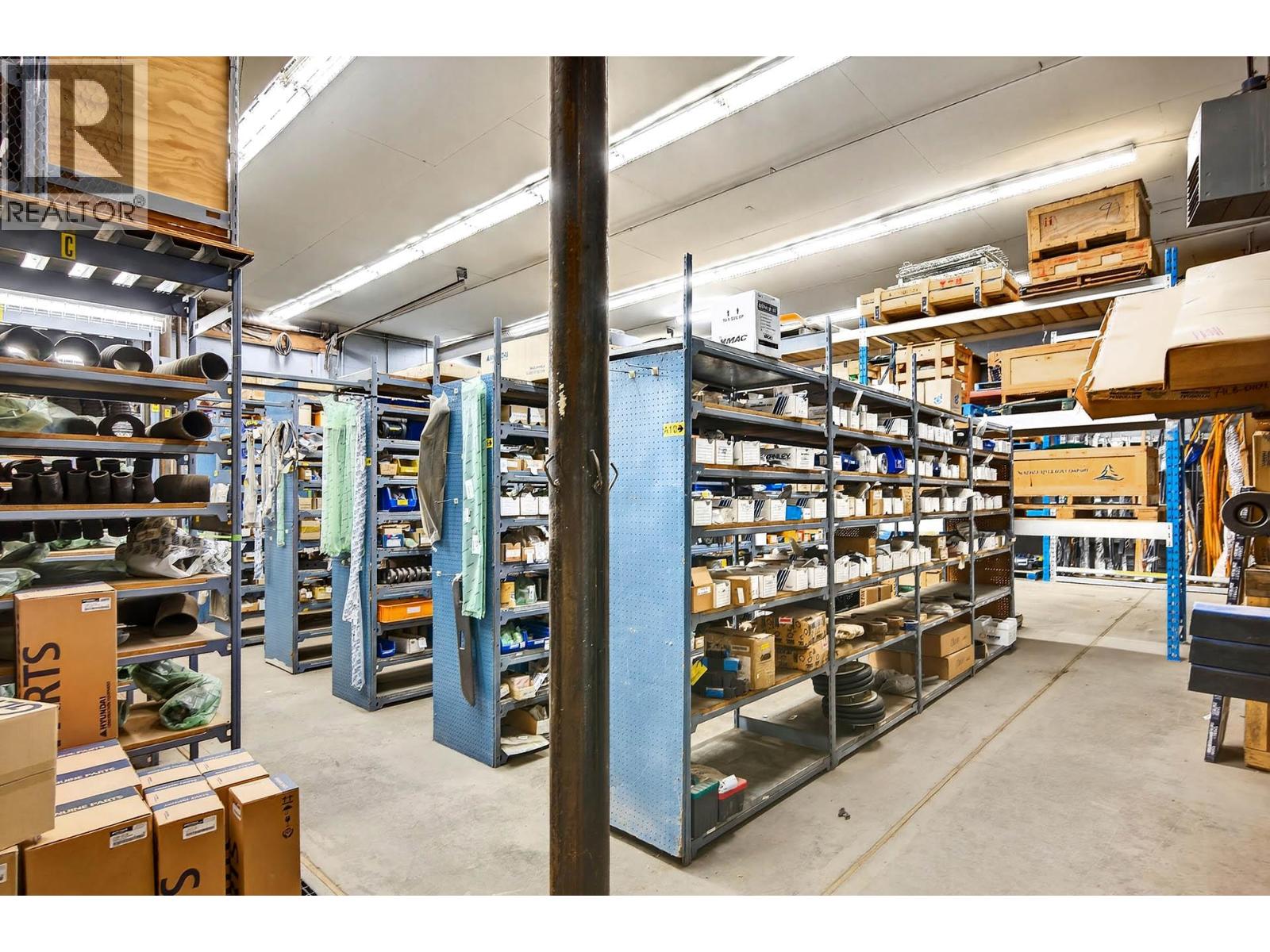  2015 W Trans Canada Highway, Kamloops