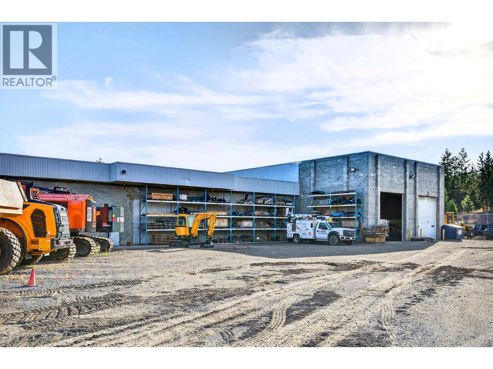  2015 W Trans Canada Highway, Kamloops