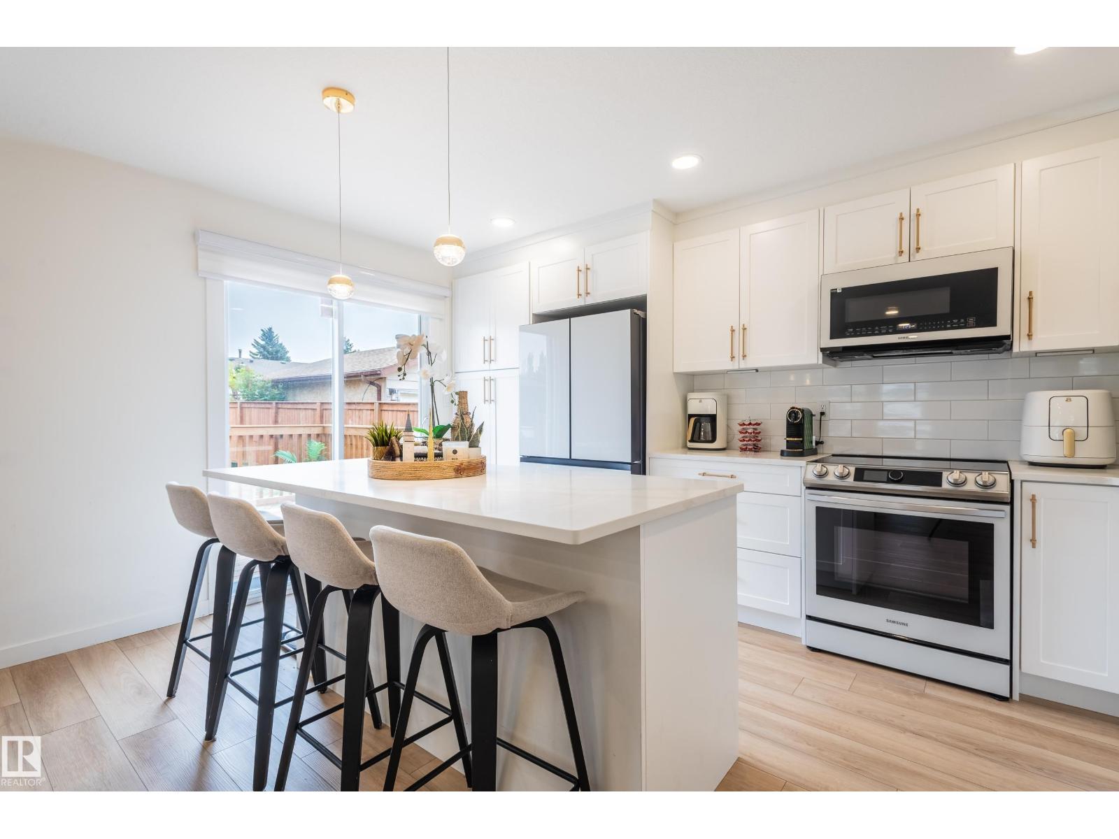 17327 106 ST NW, Edmonton