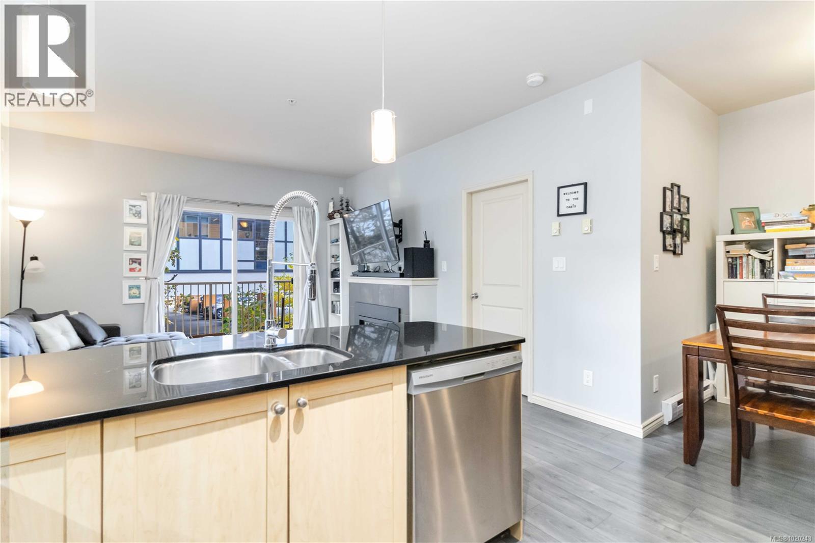 201 821 Goldstream Ave, Langford