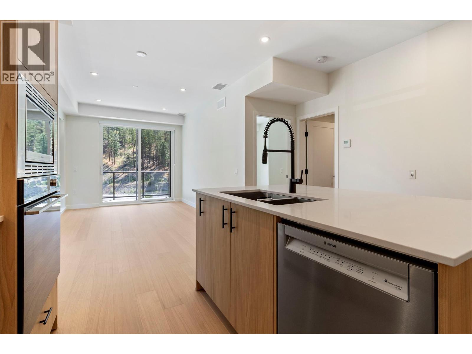 501 9652 Benchland Drive, Lake Country