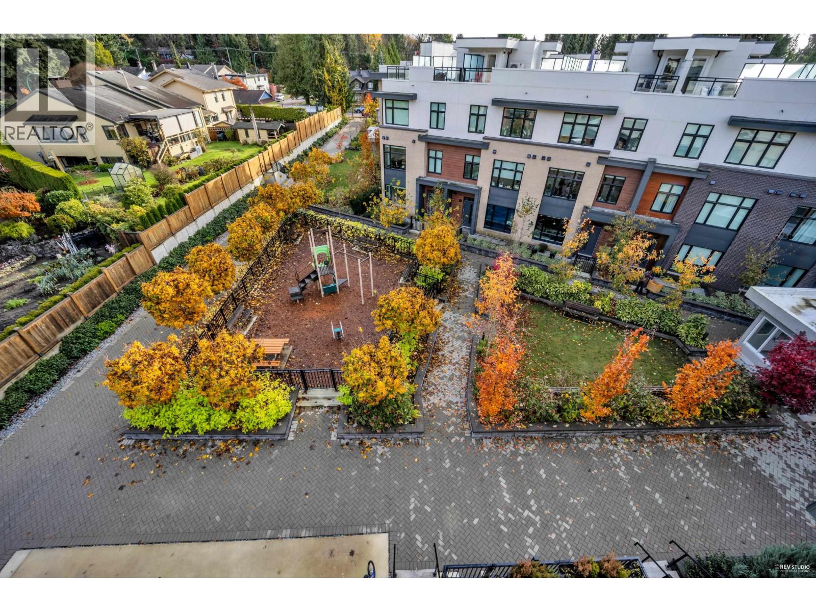 247 2035 GLENAIRE DRIVE, North Vancouver