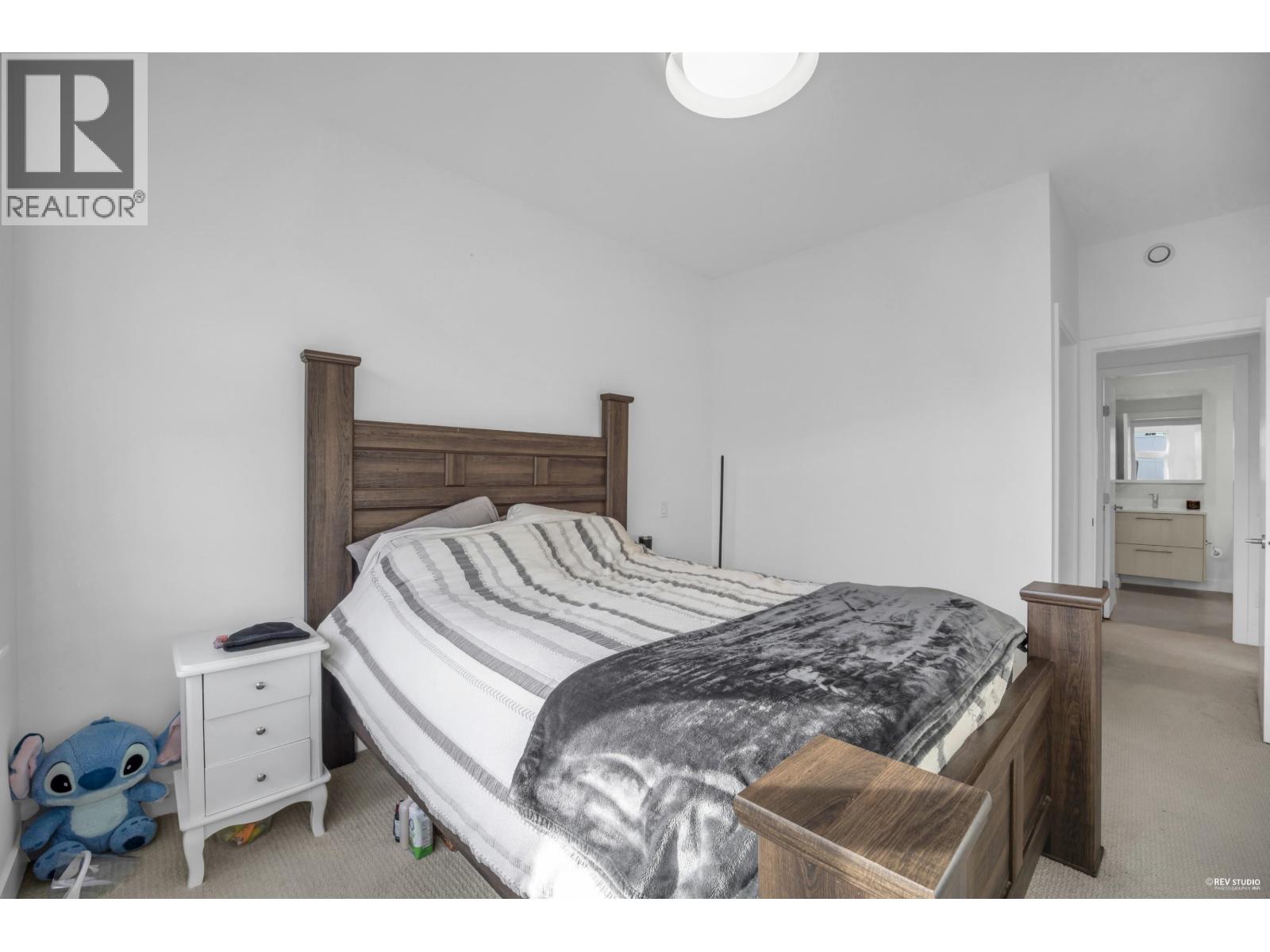 247 2035 GLENAIRE DRIVE, North Vancouver