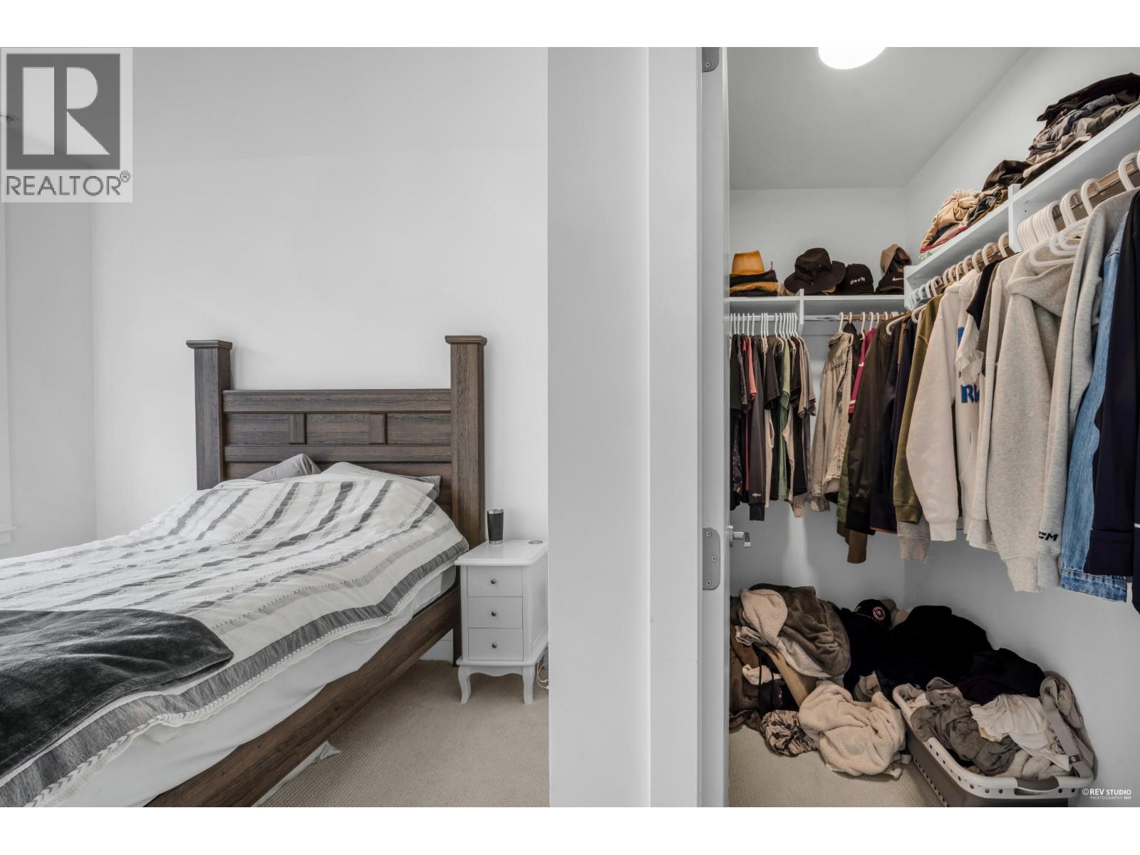 247 2035 GLENAIRE DRIVE, North Vancouver