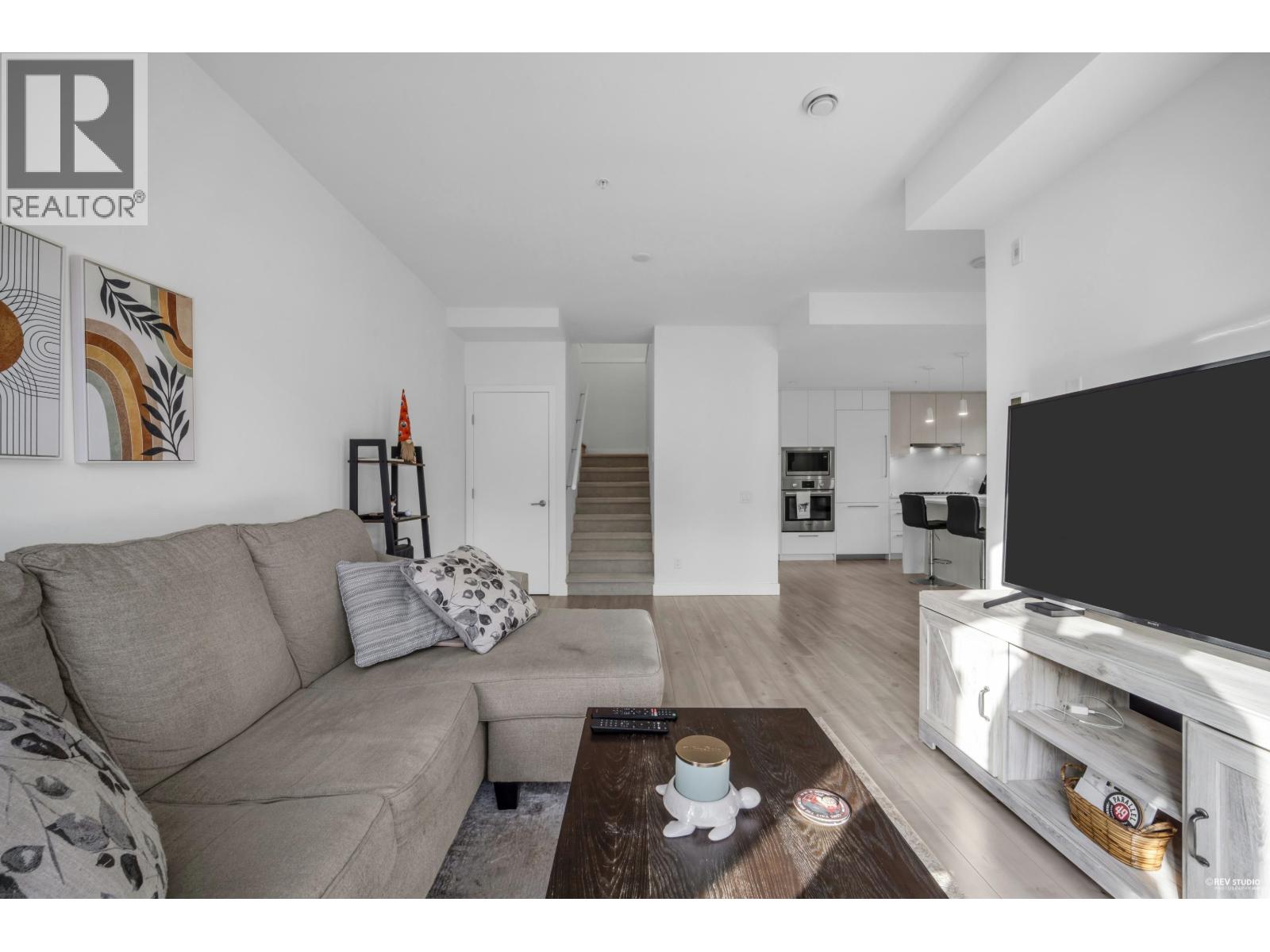 247 2035 GLENAIRE DRIVE, North Vancouver