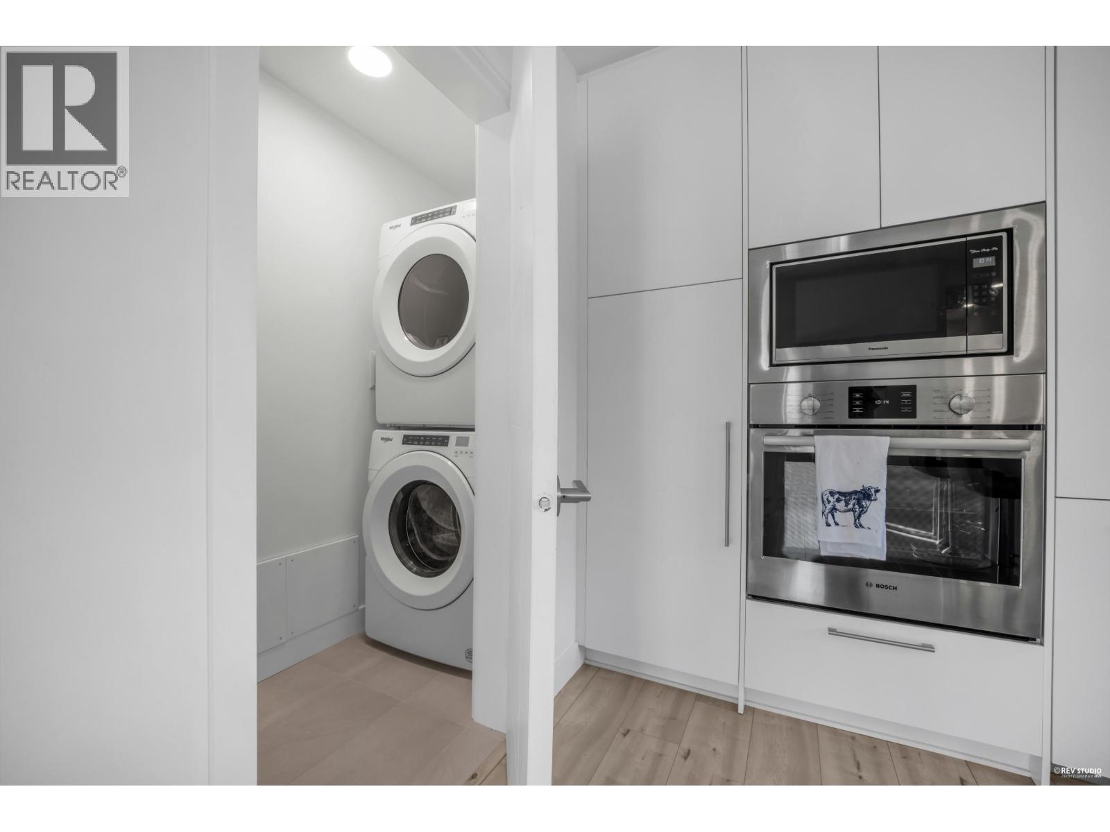 247 2035 GLENAIRE DRIVE, North Vancouver