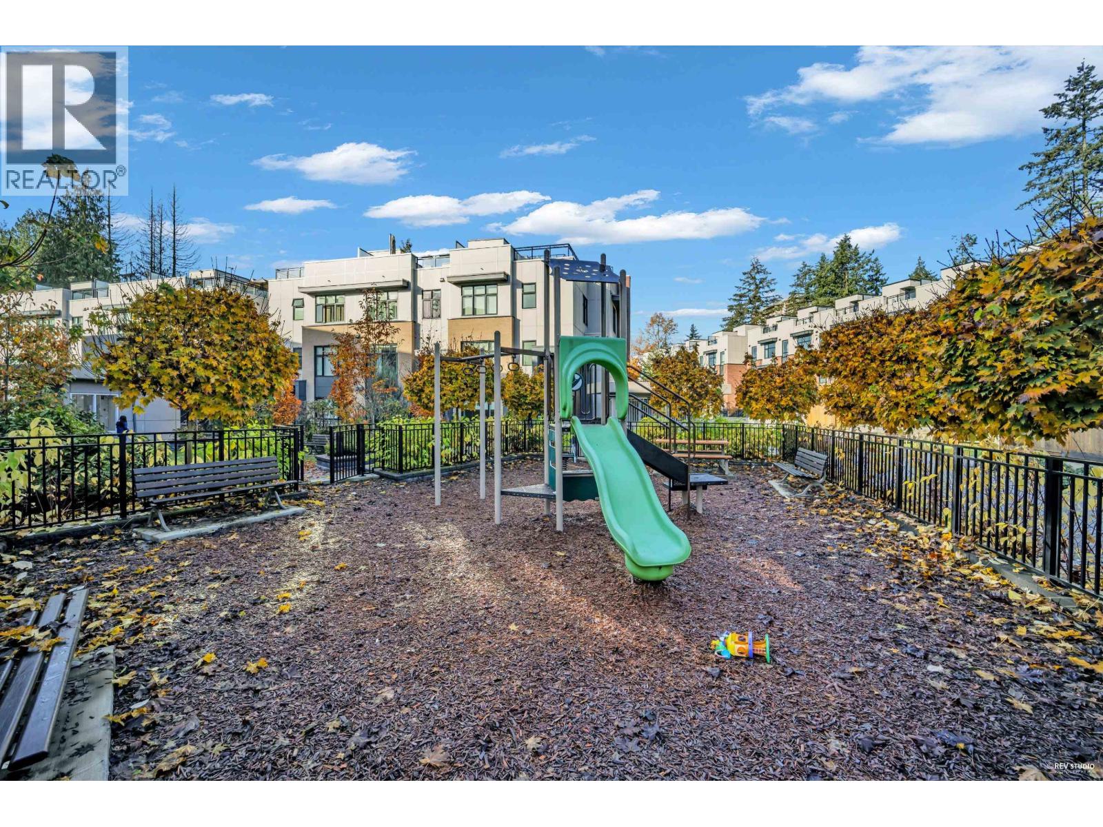 247 2035 GLENAIRE DRIVE, North Vancouver