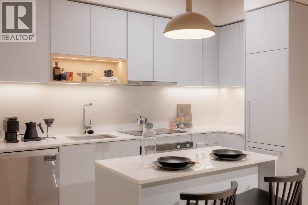 104 3633 WILLINGDON AVENUE, Burnaby