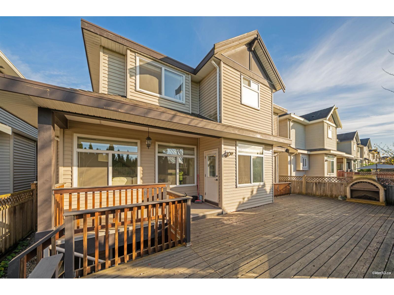 8197 211 STREET, Langley