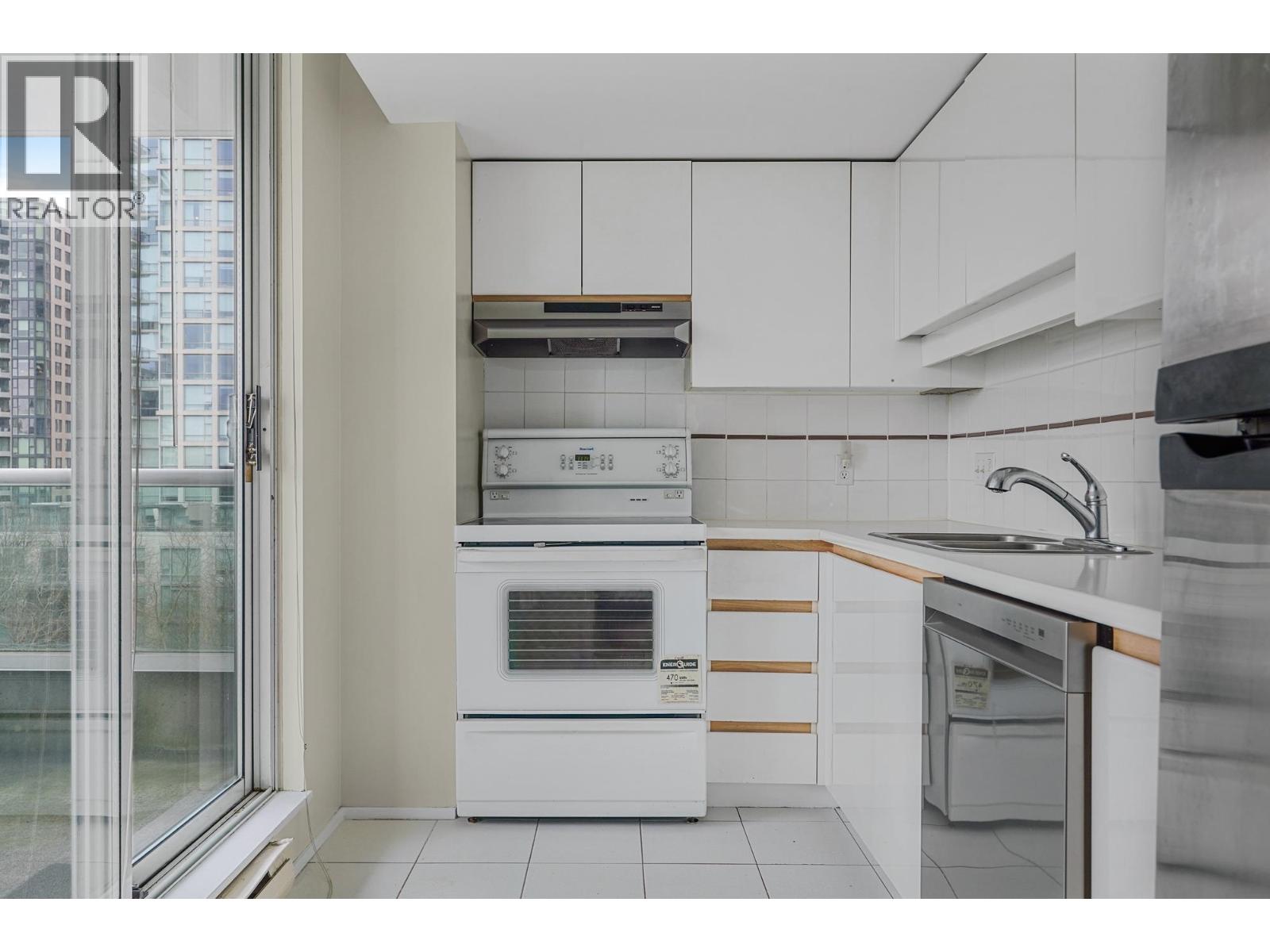 902 1500 HOWE STREET - Photo 5 of 36, Vancouver, British Columbia