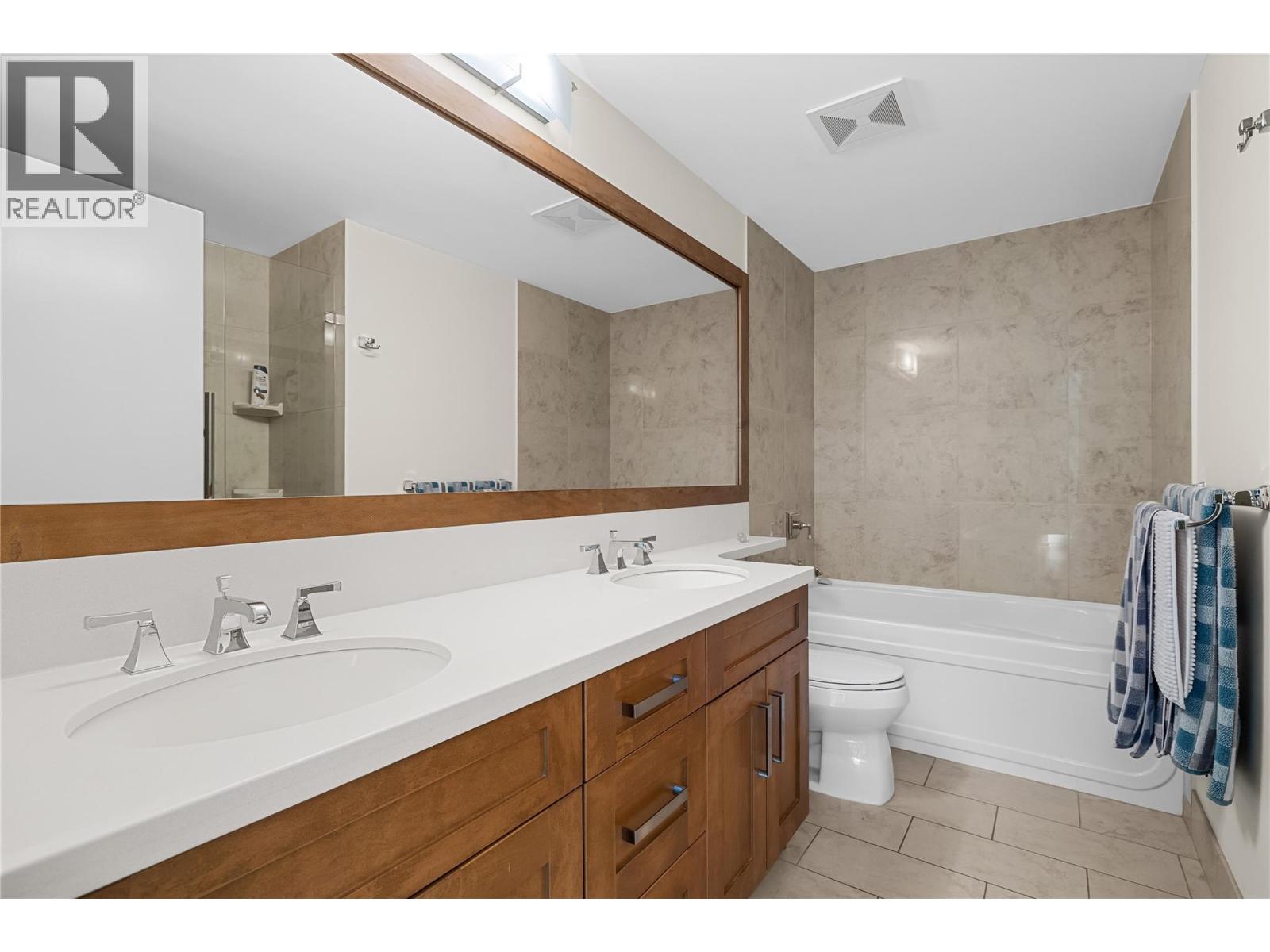 2107 1075 Sunset Drive, Kelowna