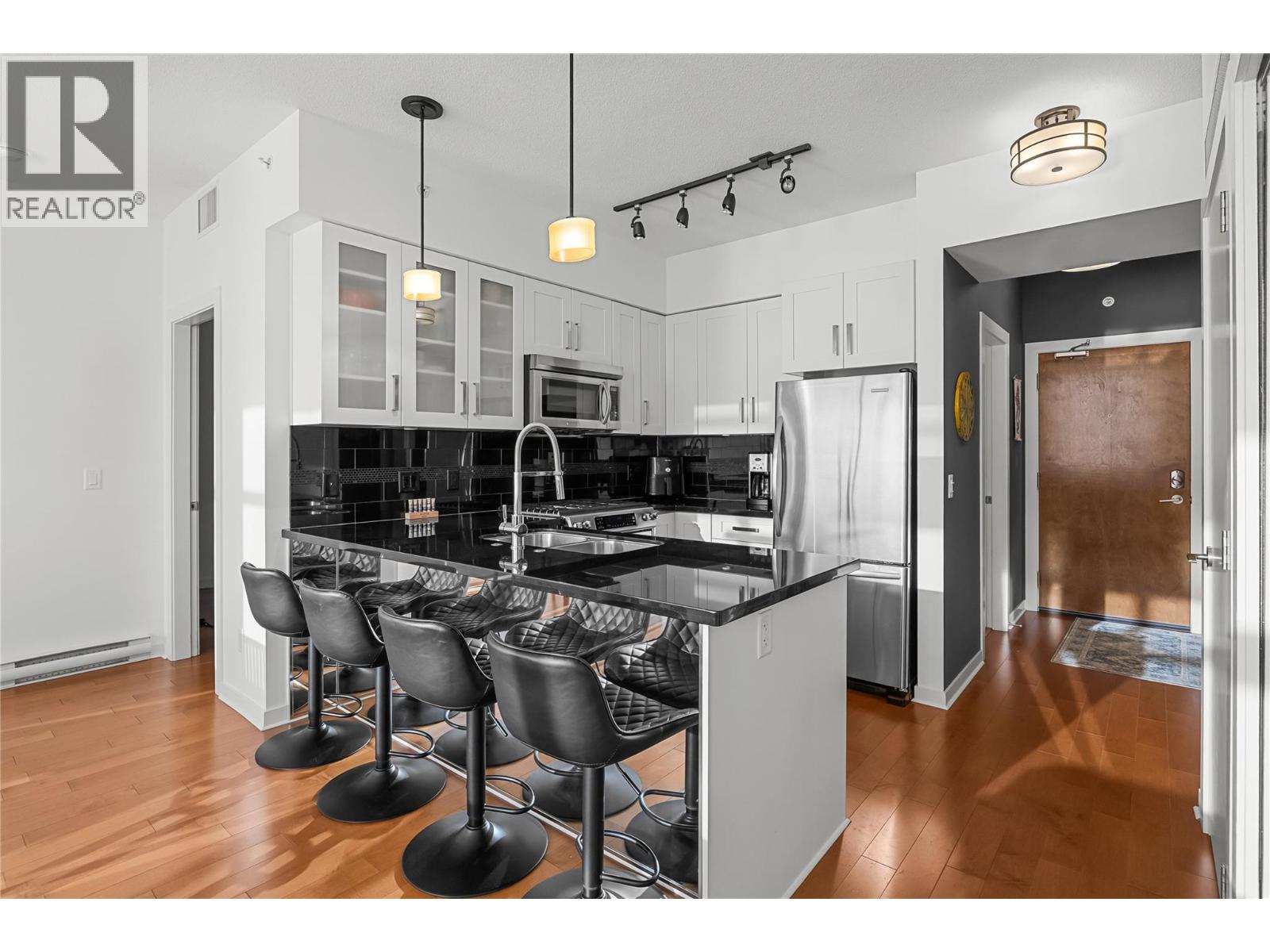 2107 1075 Sunset Drive, Kelowna