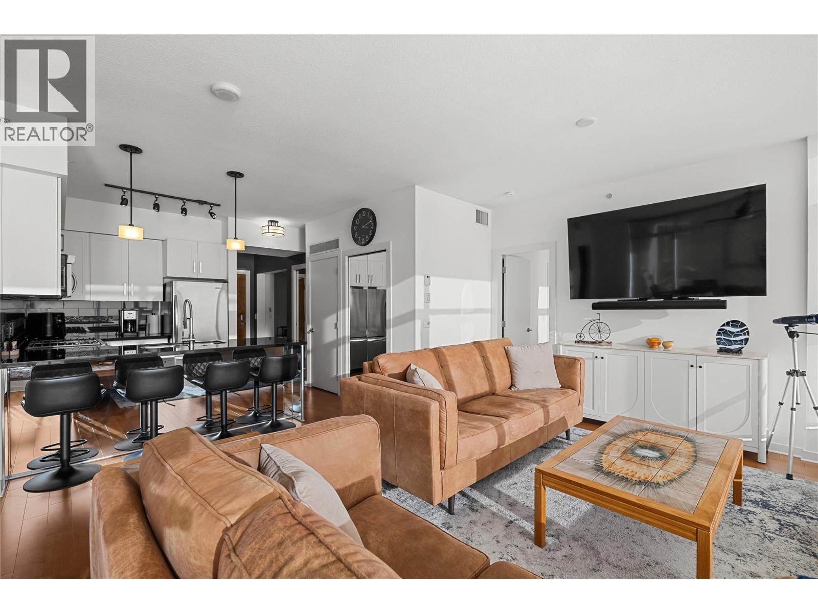 2107 1075 Sunset Drive, Kelowna