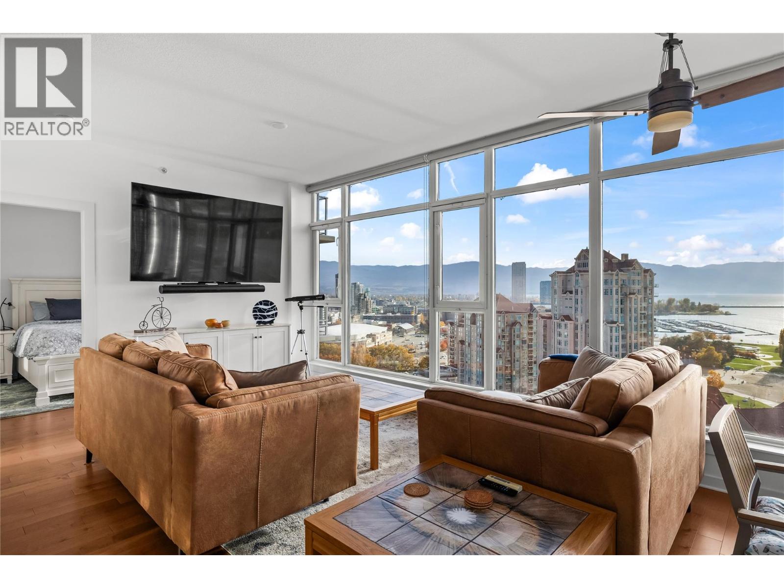 2107 1075 Sunset Drive, Kelowna