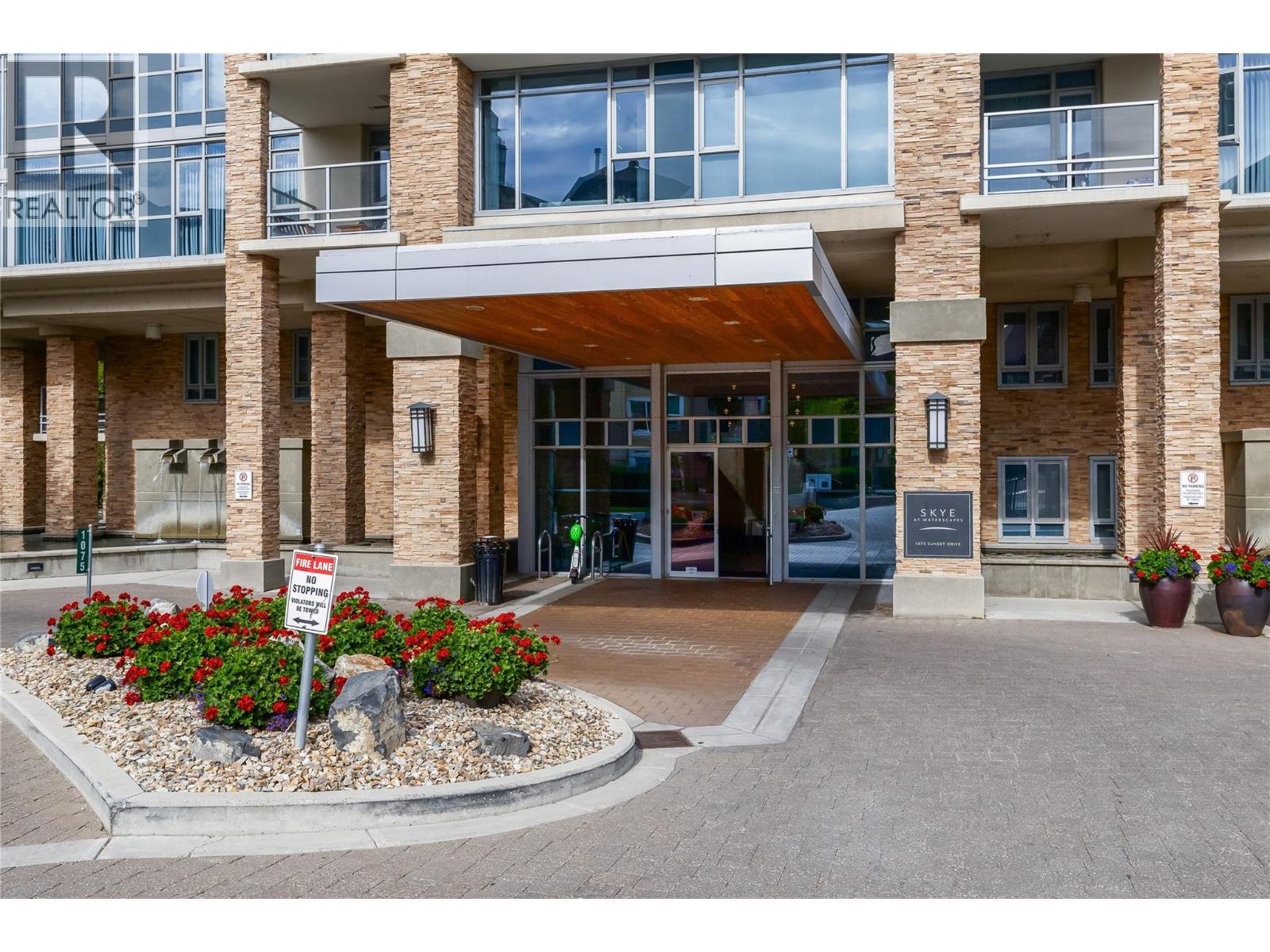 2107 1075 Sunset Drive, Kelowna