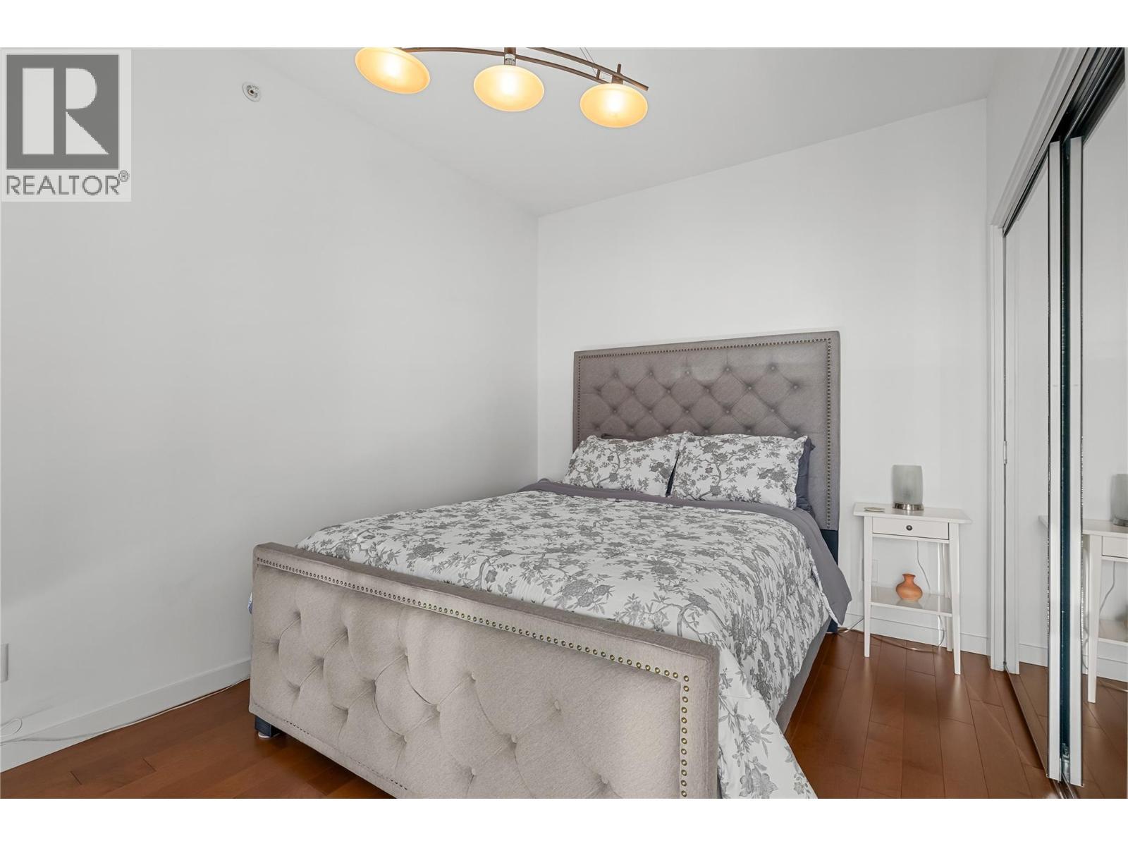 2107 1075 Sunset Drive, Kelowna