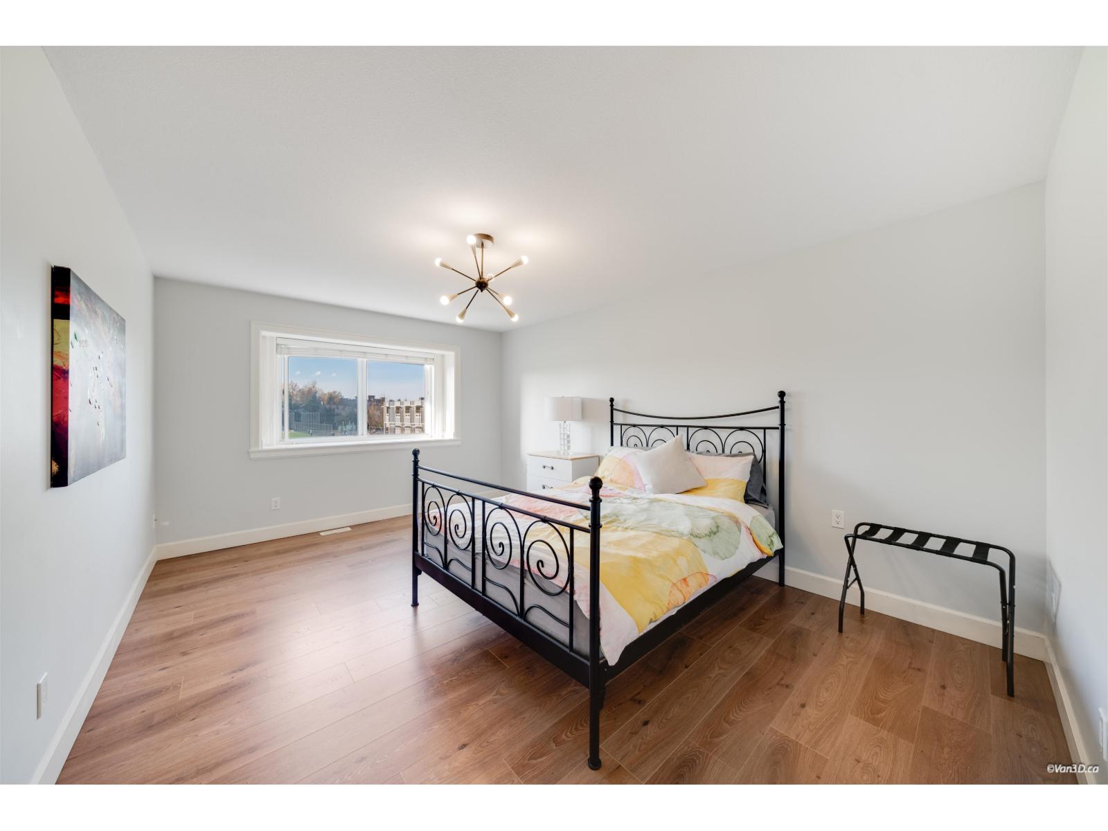 8197 211 STREET, Langley