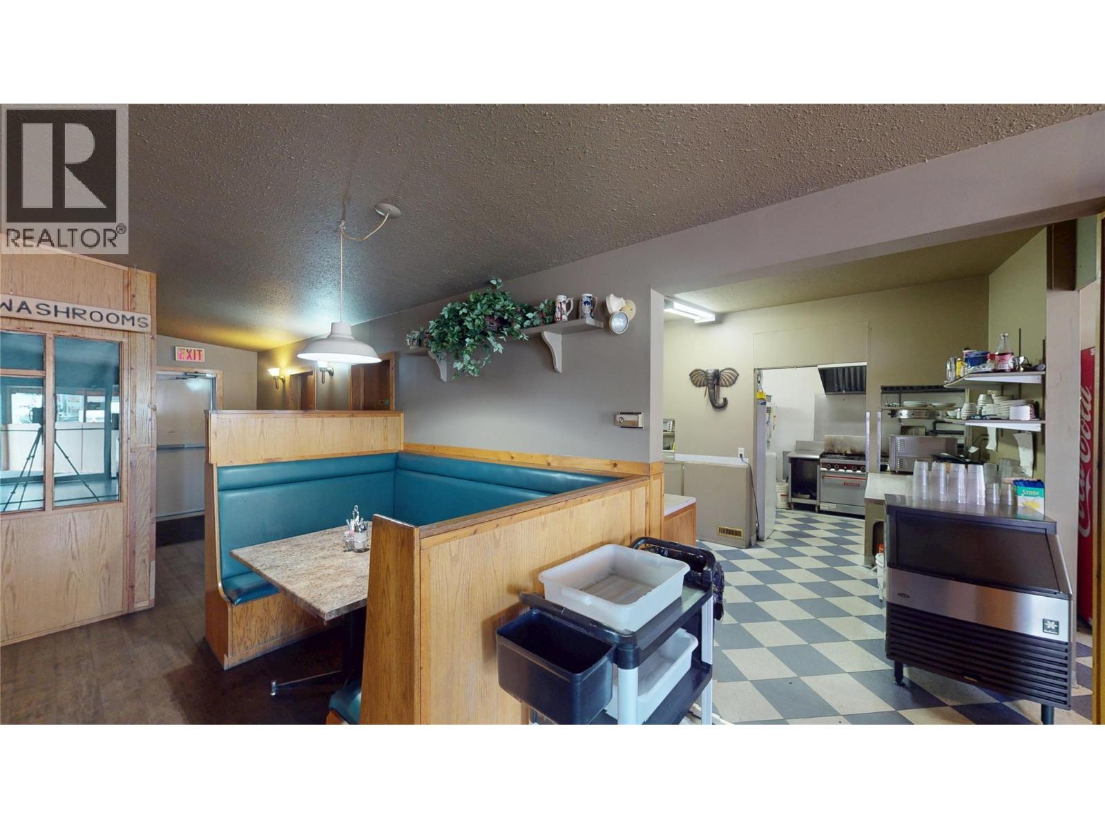 611 Cranbrook Street N, Cranbrook