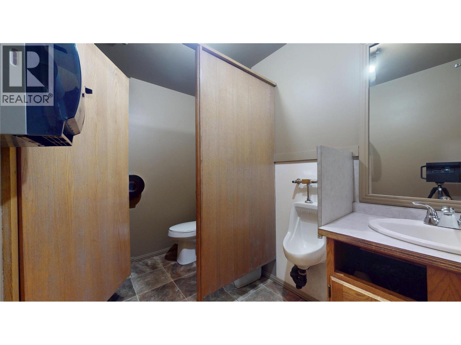 611 Cranbrook Street N, Cranbrook