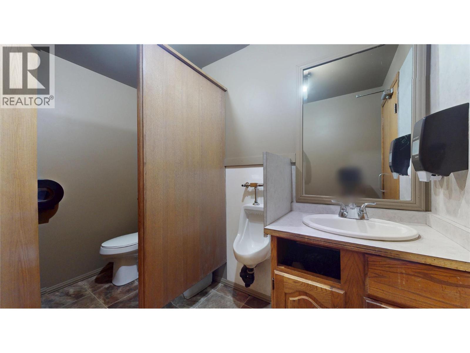 611 Cranbrook Street N, Cranbrook