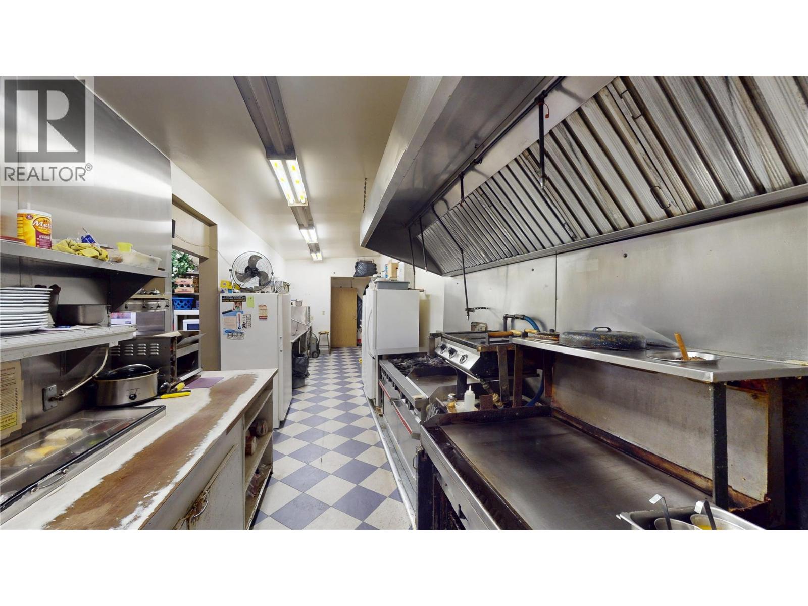 611 Cranbrook Street N, Cranbrook