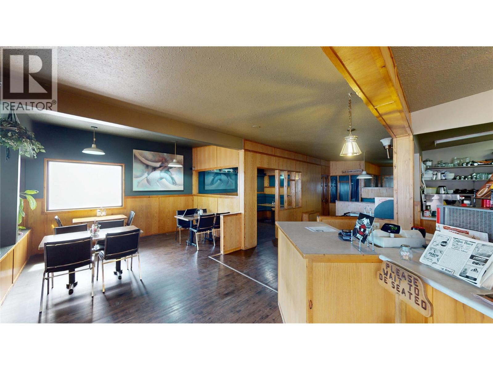 611 Cranbrook Street N, Cranbrook