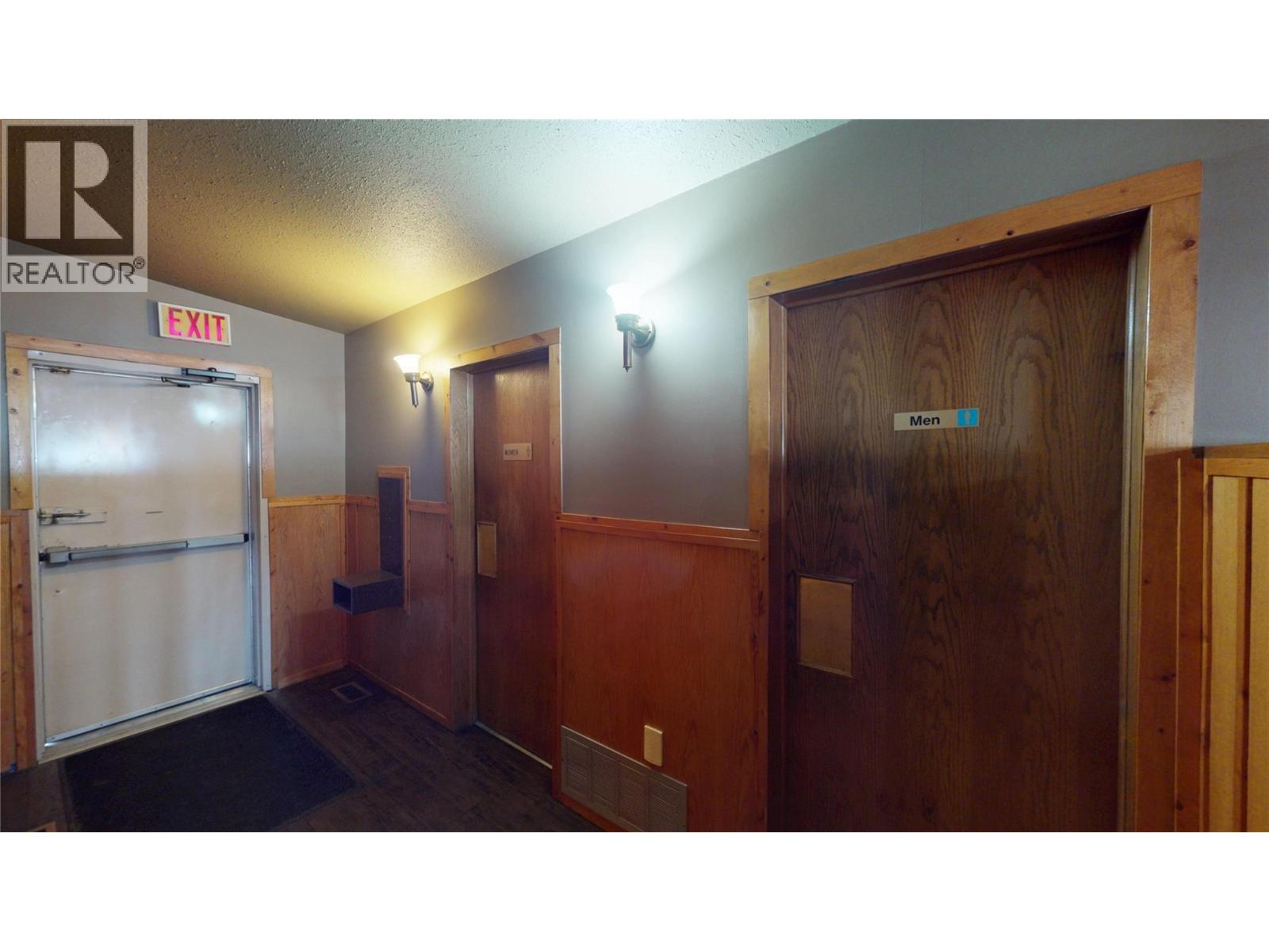 611 Cranbrook Street N, Cranbrook