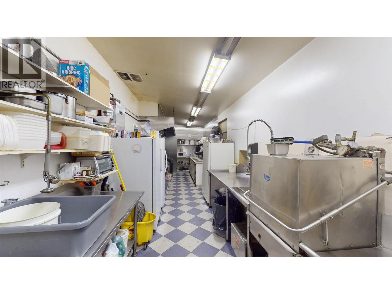 611 Cranbrook Street N, Cranbrook