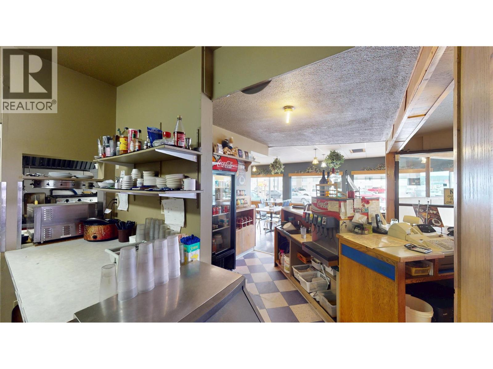 611 Cranbrook Street N, Cranbrook