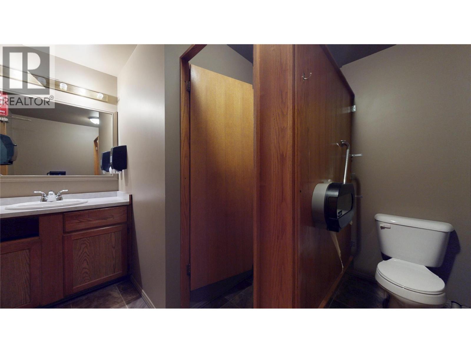 611 Cranbrook Street N, Cranbrook