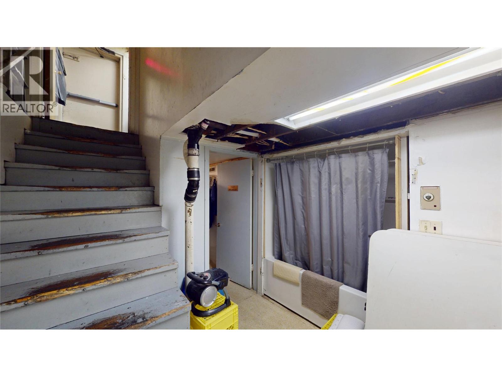 611 Cranbrook Street N, Cranbrook