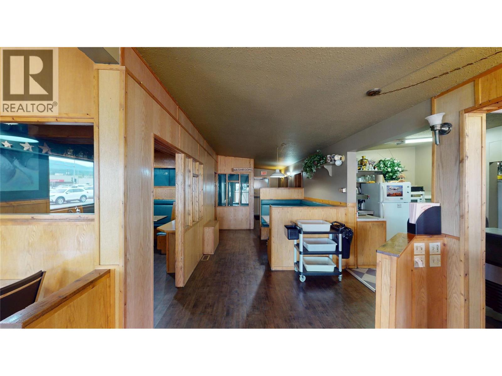 611 Cranbrook Street N, Cranbrook