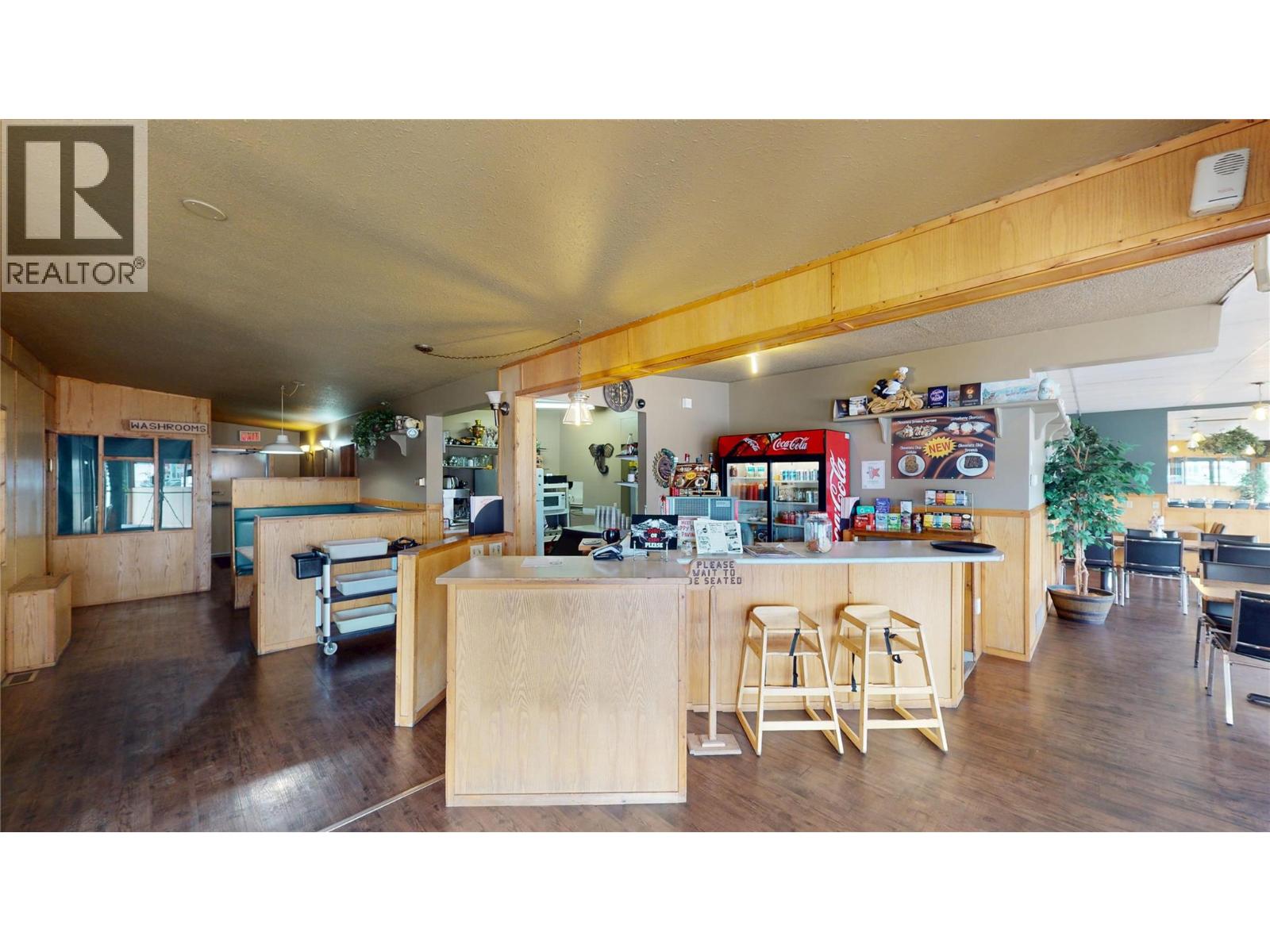 611 Cranbrook Street N, Cranbrook