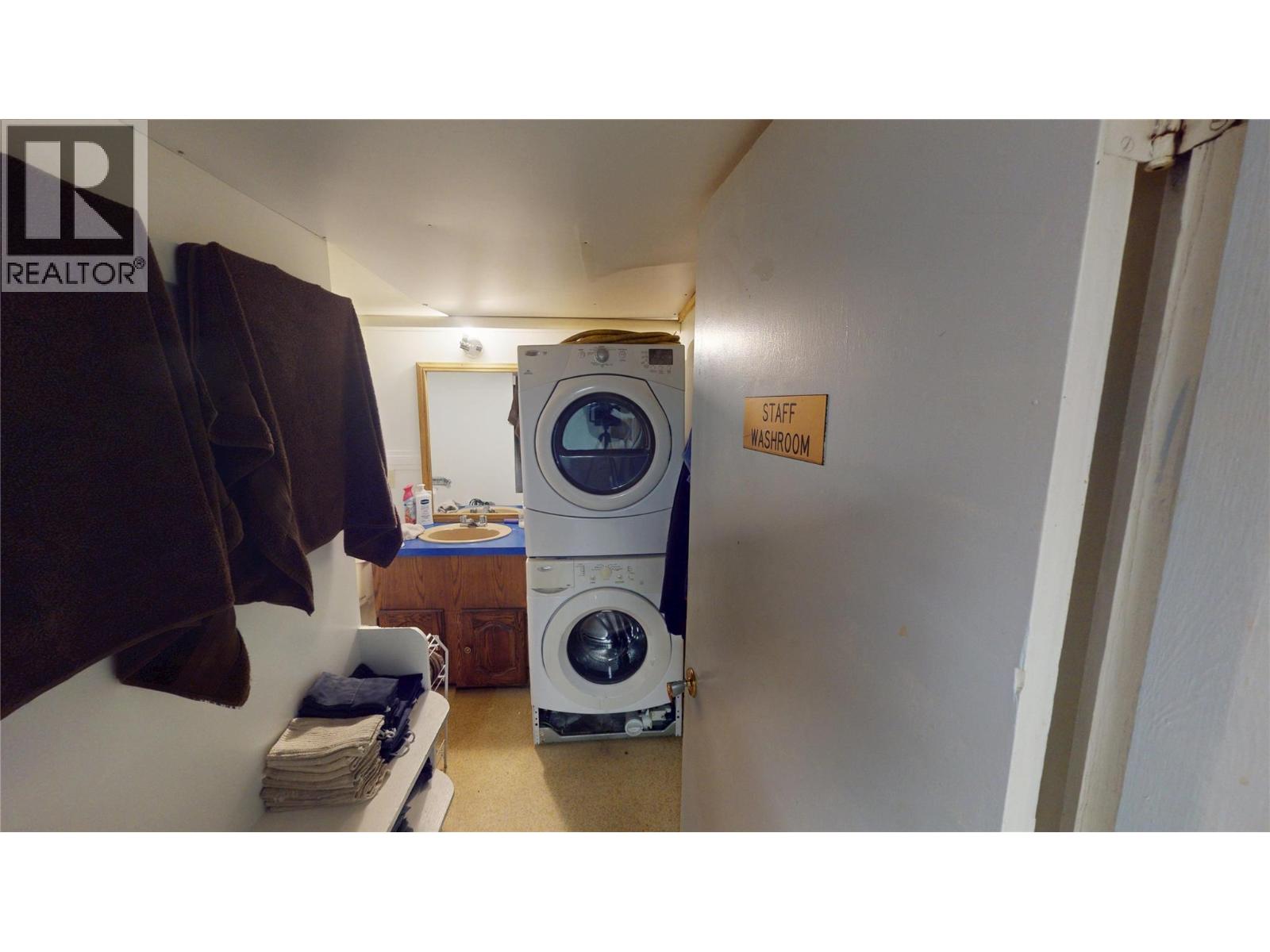 611 Cranbrook Street N, Cranbrook