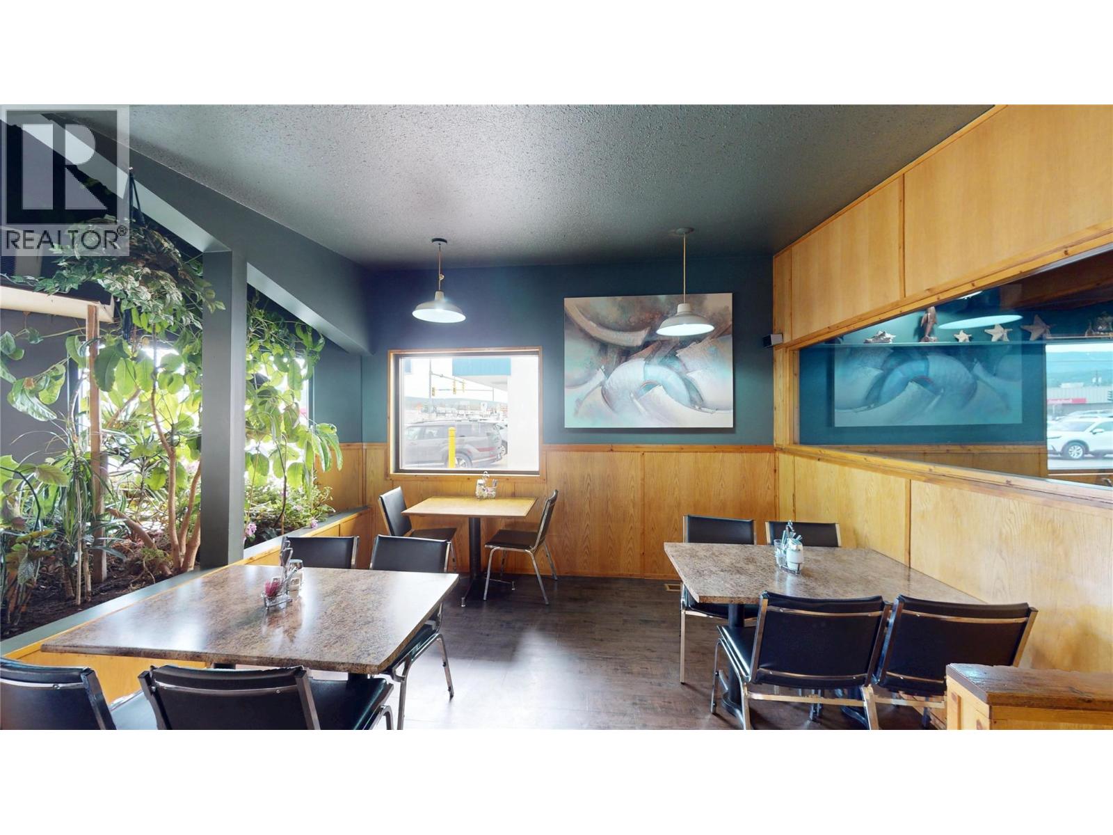 611 Cranbrook Street N, Cranbrook