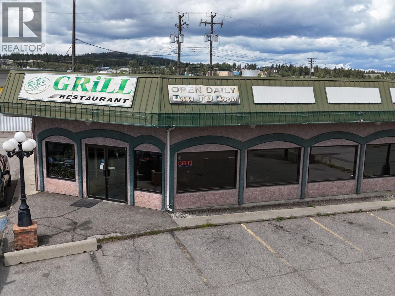 611 Cranbrook Street N, Cranbrook