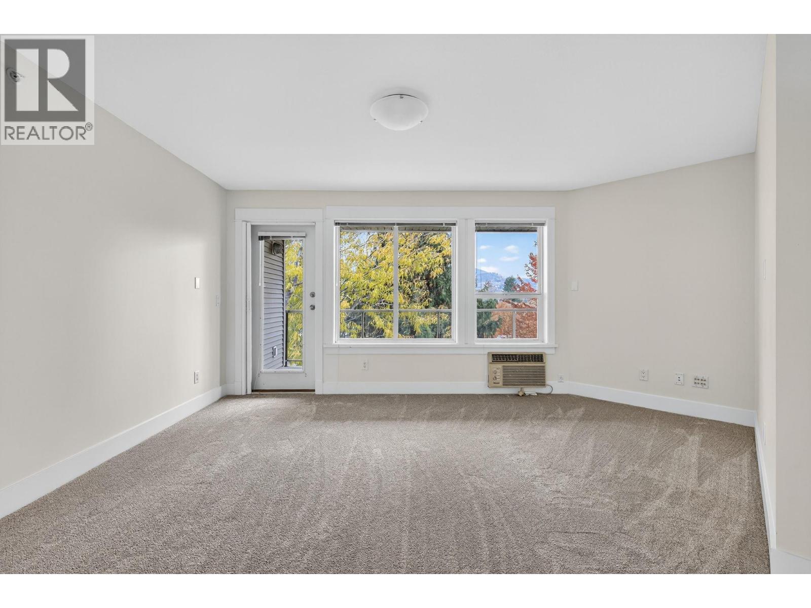 409 135 Ziprick Road, Kelowna