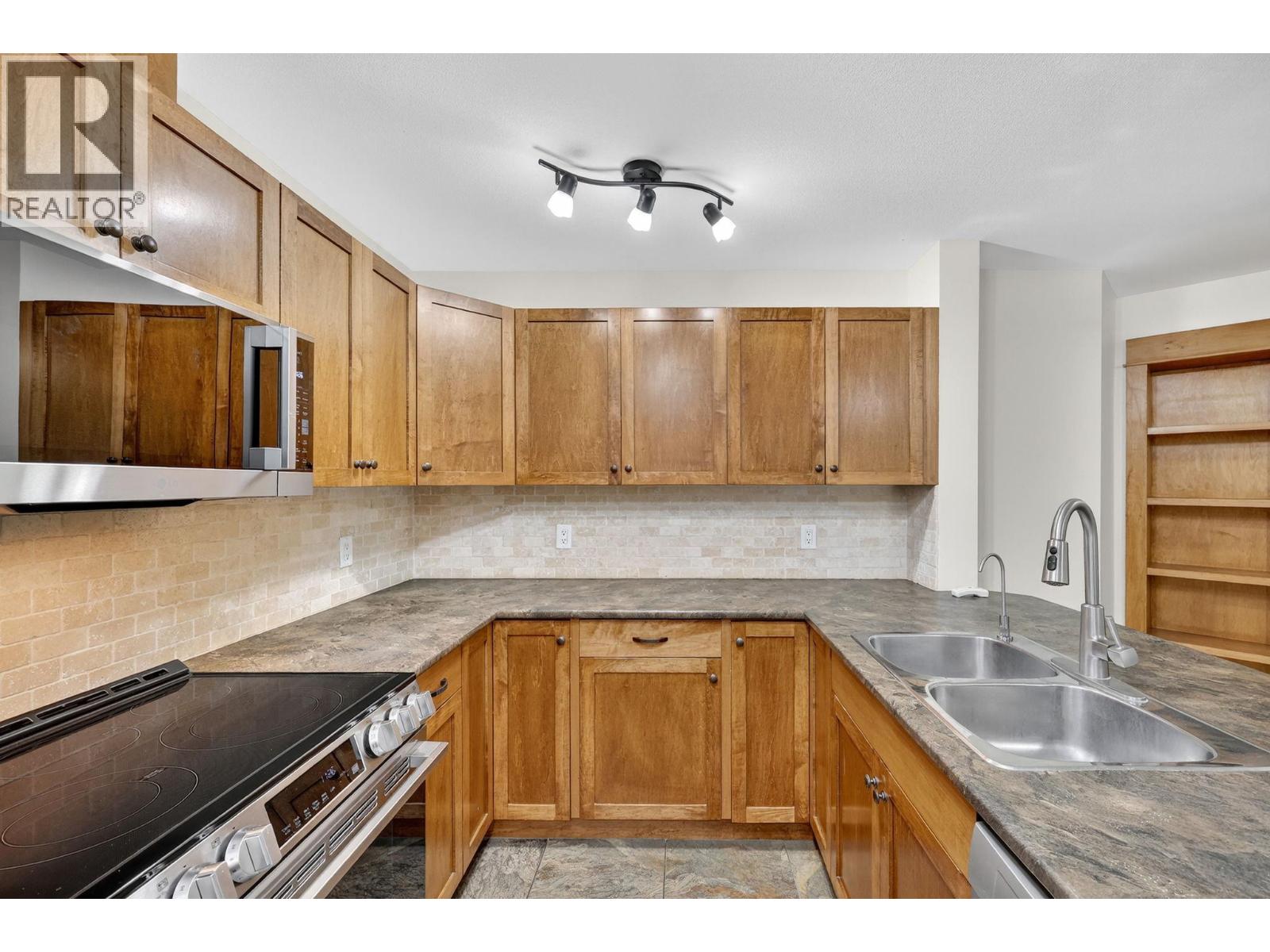 409 135 Ziprick Road, Kelowna