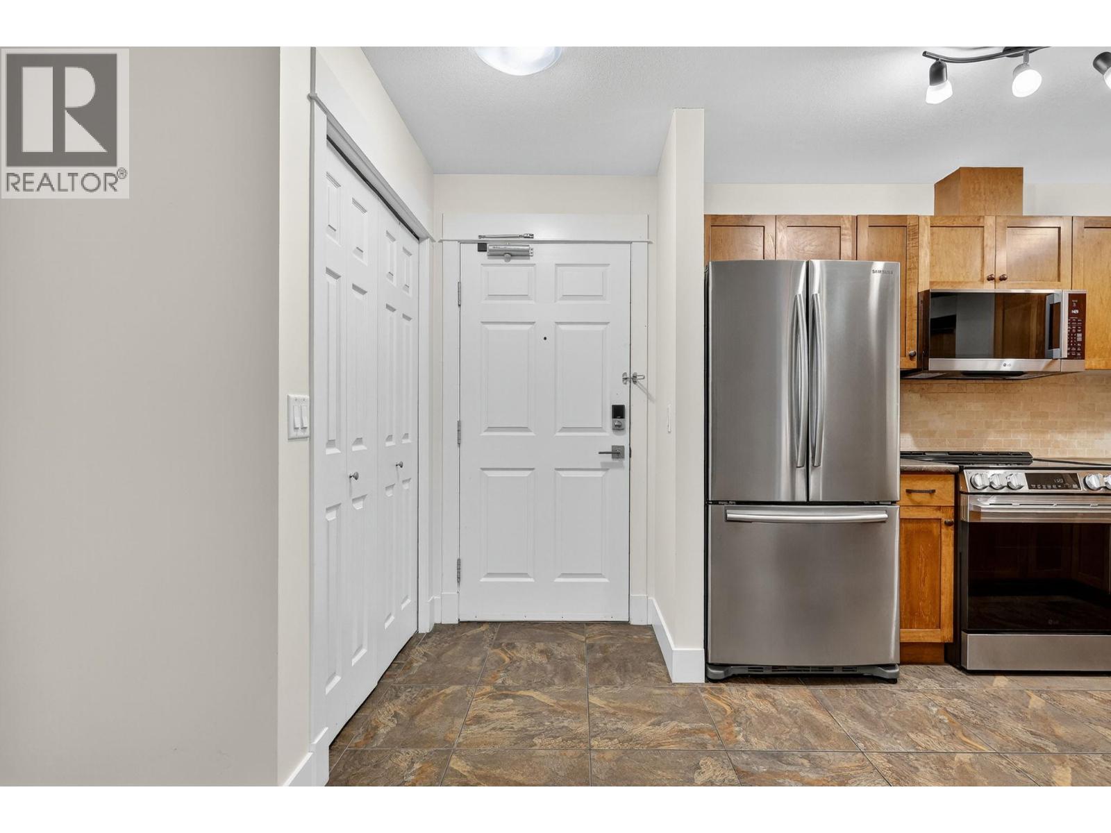 409 135 Ziprick Road, Kelowna