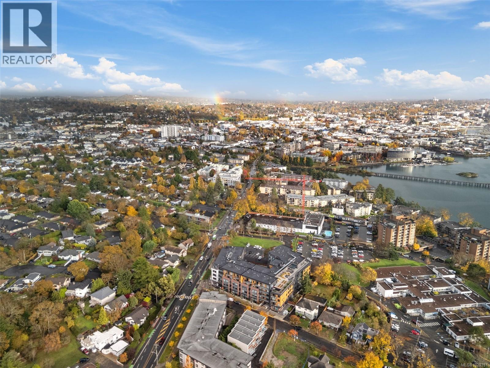 4 2830 Irma St, Victoria