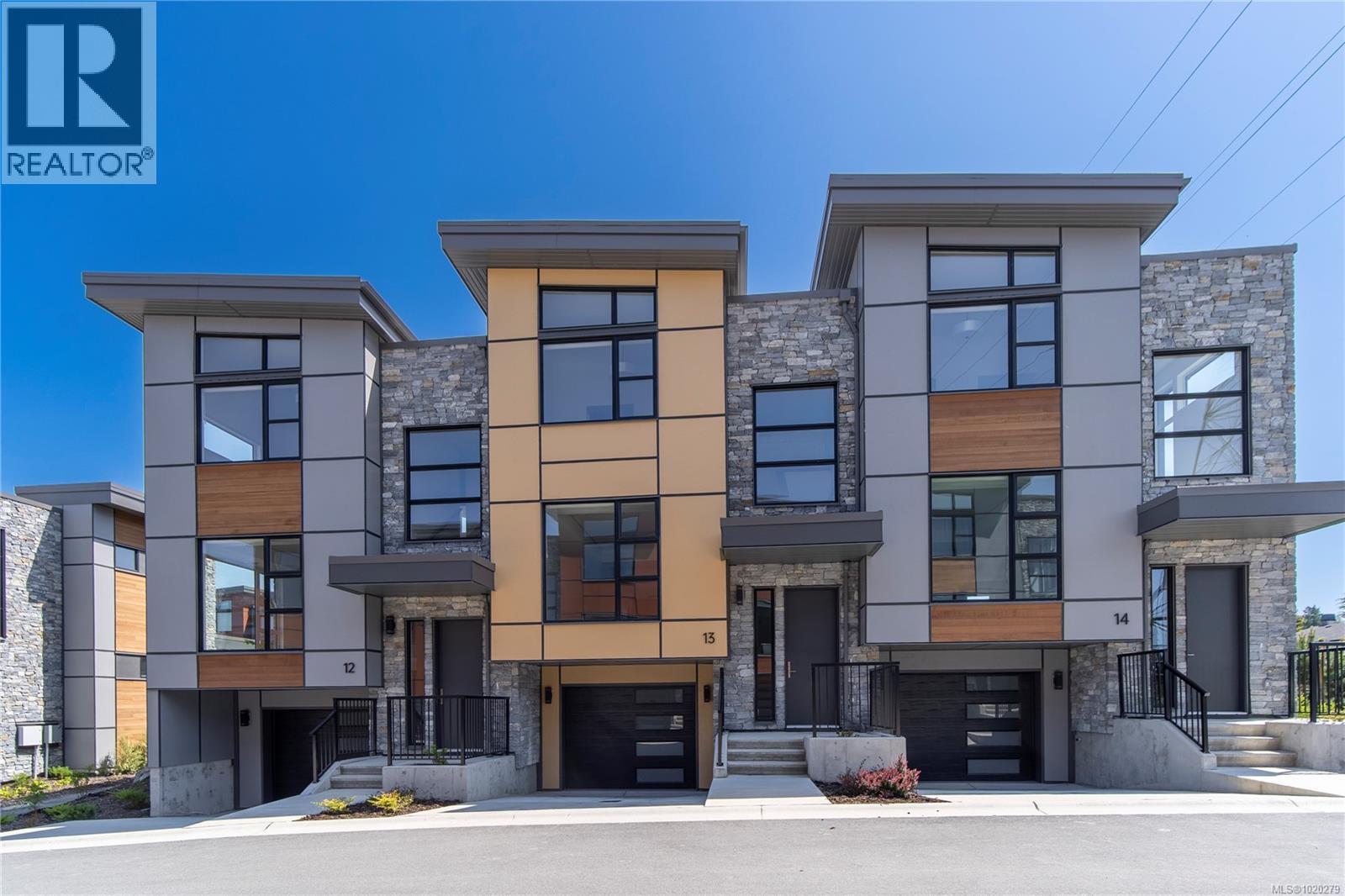 13 4253 Dieppe Rd, Saanich