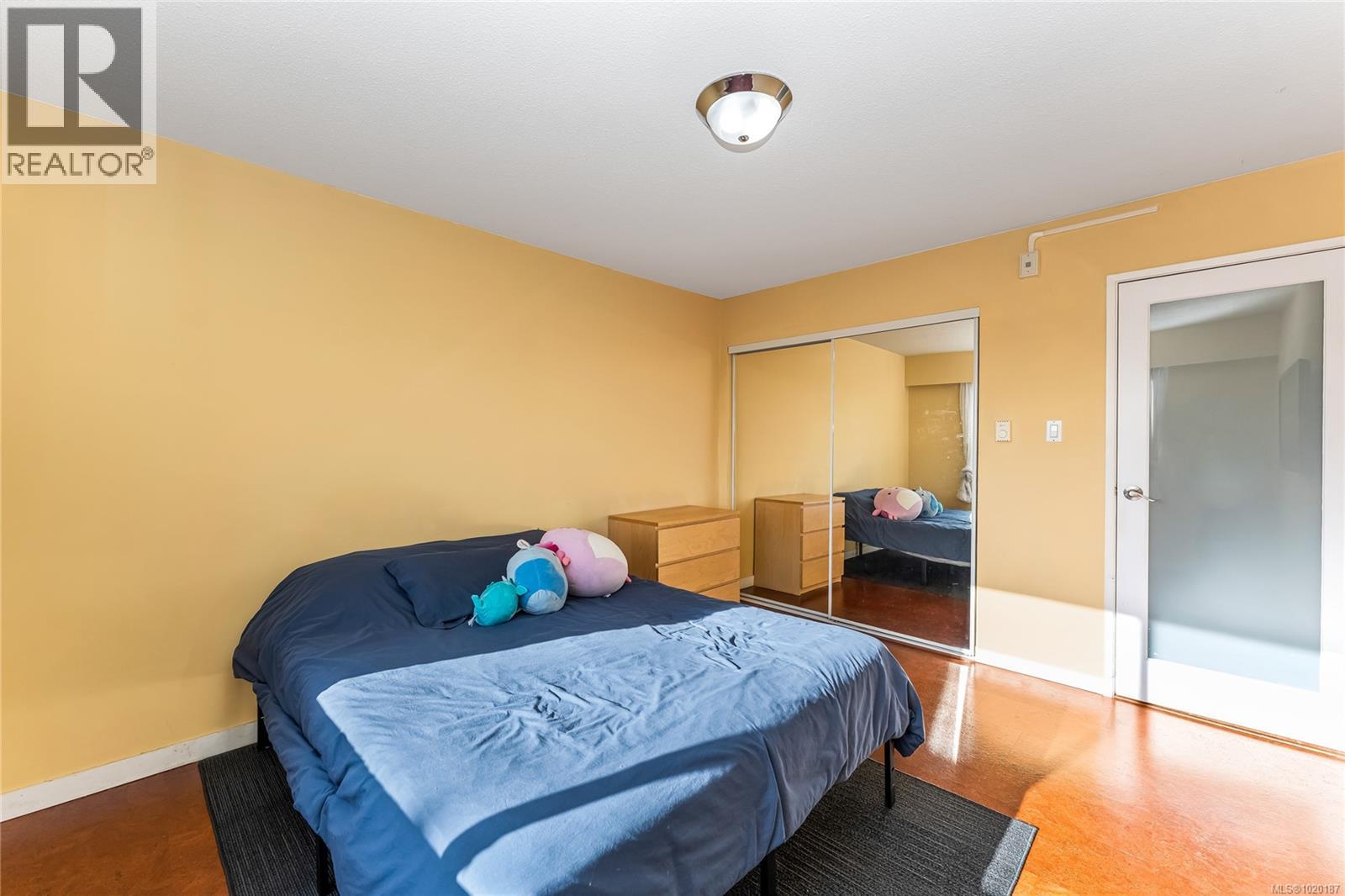 302 1000 McClure St, Victoria