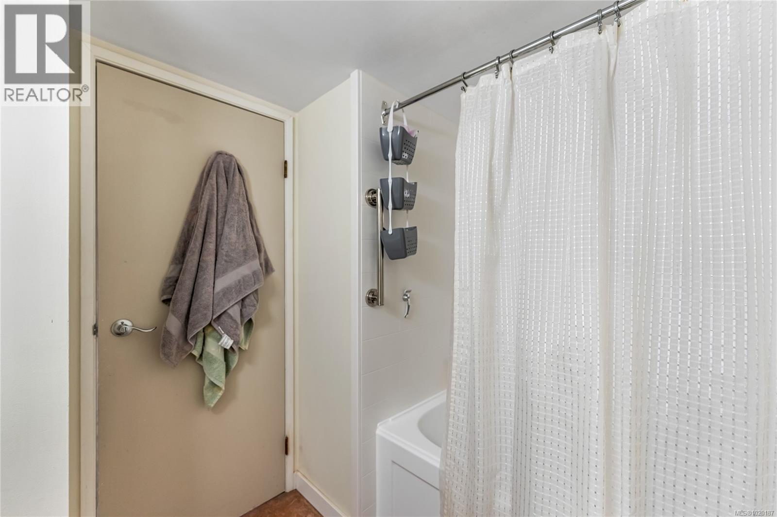 302 1000 McClure St, Victoria