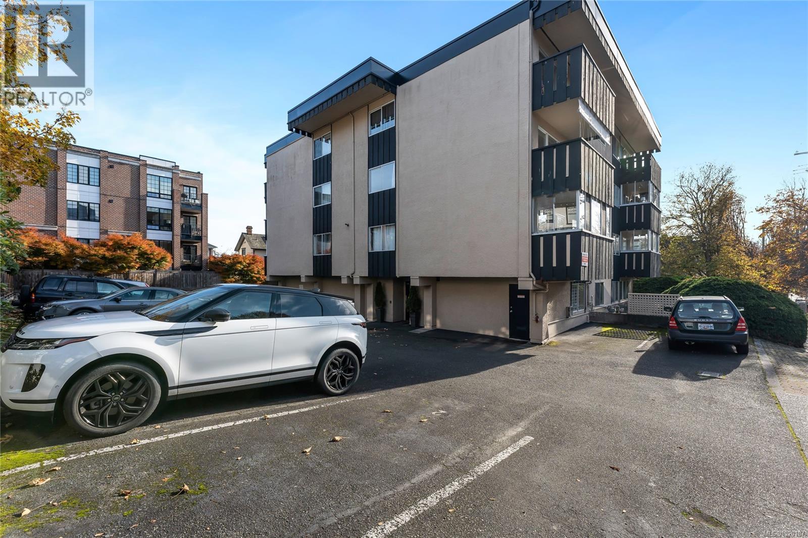 302 1000 McClure St, Victoria